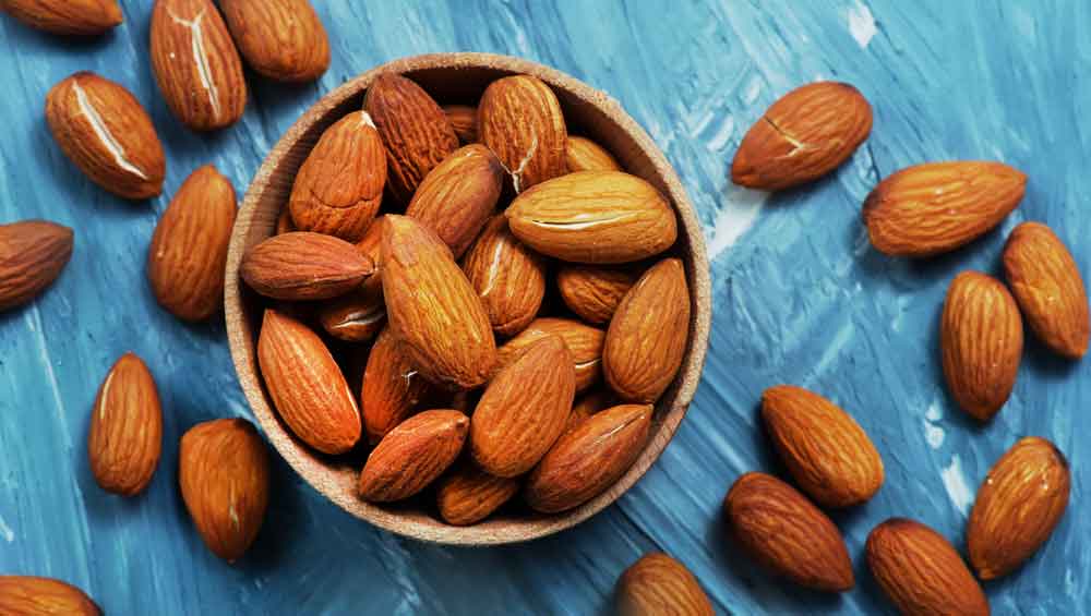 remove face tan naturally with almond
