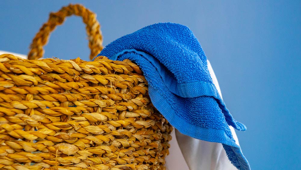 wash clothes